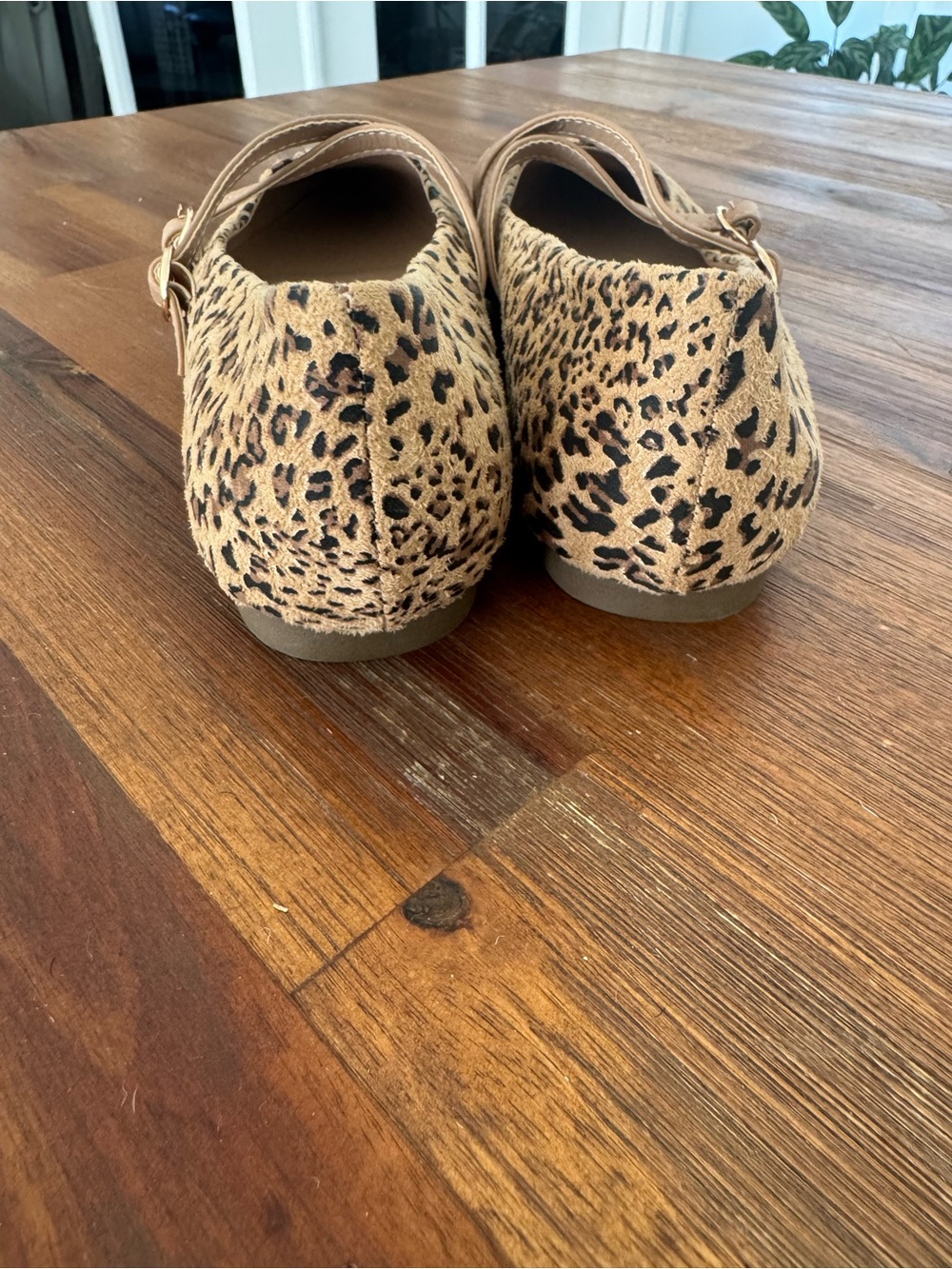 Journee Collection Leopard Print Pointed Toe Mary Jane Flats - Picture 5 of 8